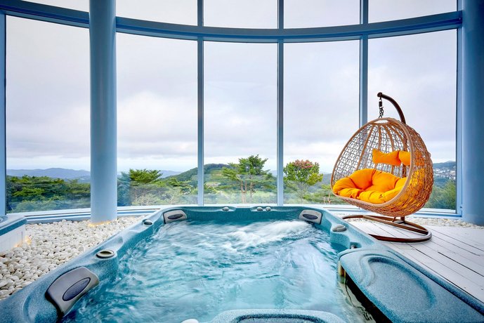 Mauna Ocean Resort