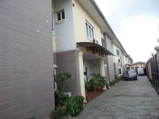 Quietlane Residence