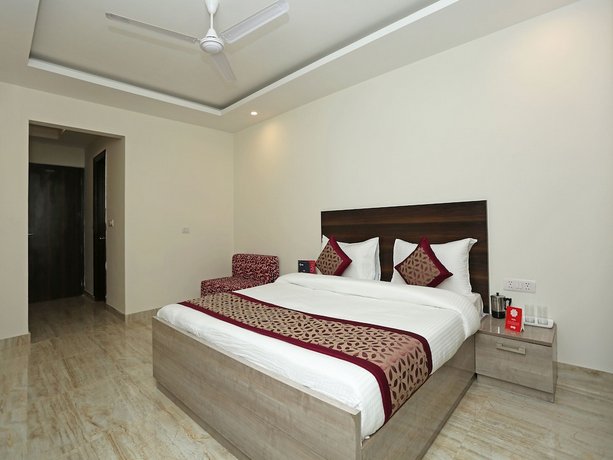 OYO 11340 Hotel Lakshmi Palace