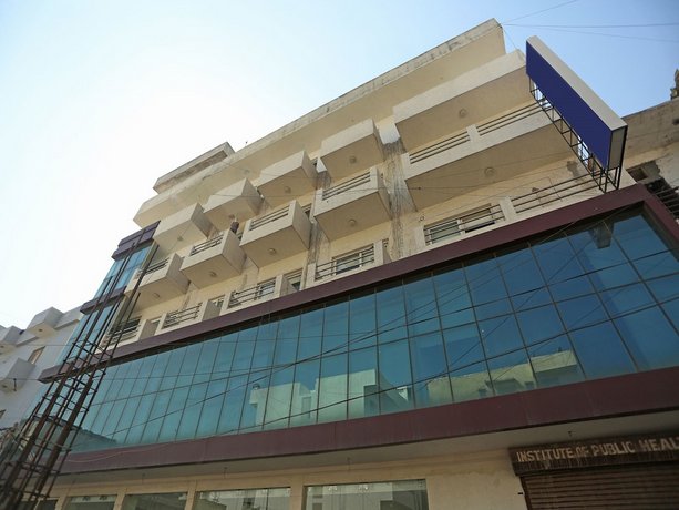 OYO 11340 Hotel Lakshmi Palace