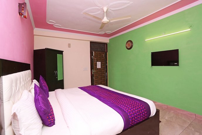 OYO 11504 N D Star Residency