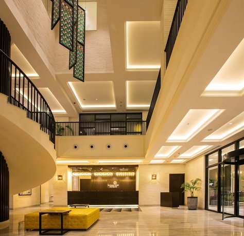 Lemon Tree Premier City Center Pune