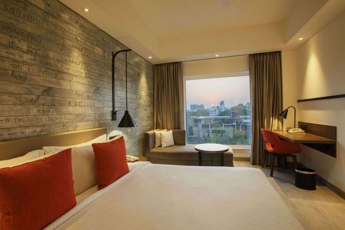 Lemon Tree Premier City Center Pune