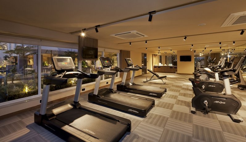 Lemon Tree Premier City Center Pune