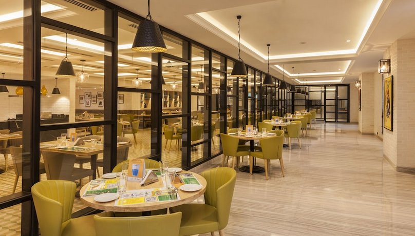 Lemon Tree Premier City Center Pune