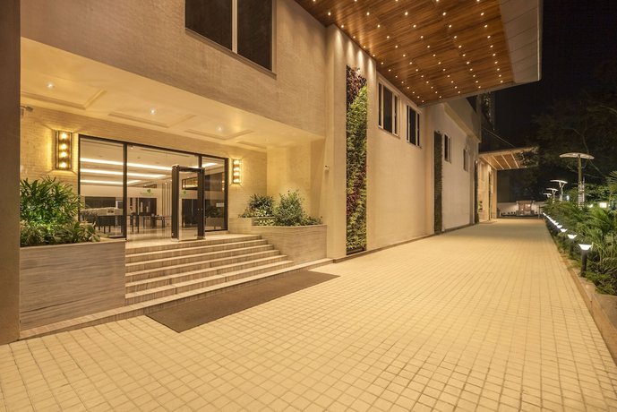 Lemon Tree Premier City Center Pune