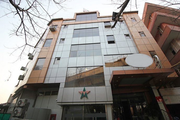 OYO 9046 Hotel Metro Star