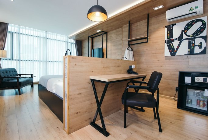 Chill Suites Saigon Hotel