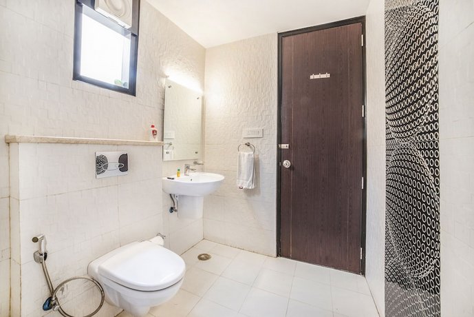 FabHotel Galaxy Patel Nagar
