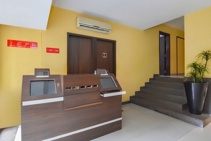 OYO 18803 Smart Inn
