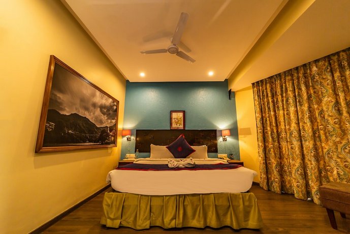 Ganga Kinare - A Riverside Boutique Hotel