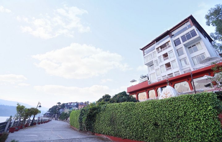 Ganga Kinare - A Riverside Boutique Hotel