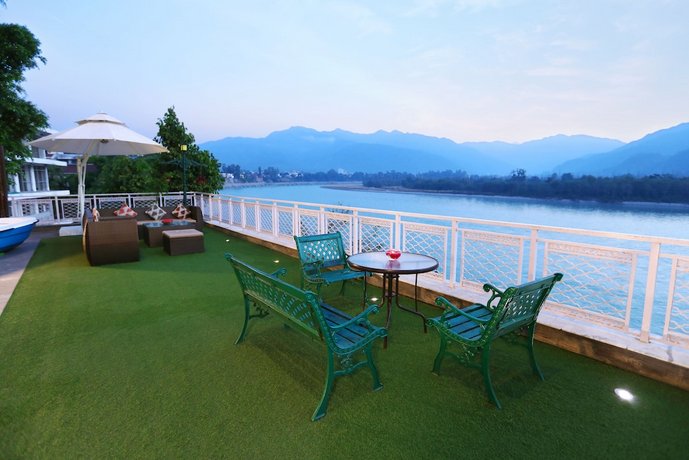 Ganga Kinare - A Riverside Boutique Hotel