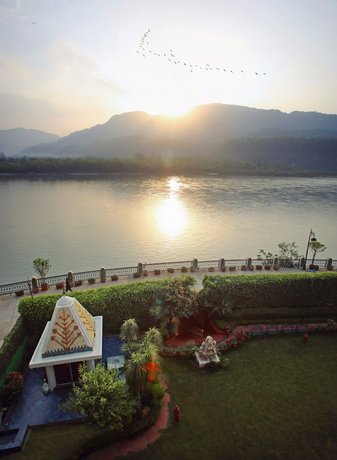 Ganga Kinare - A Riverside Boutique Hotel