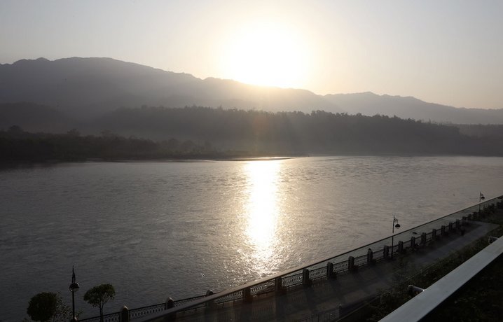 Ganga Kinare - A Riverside Boutique Hotel