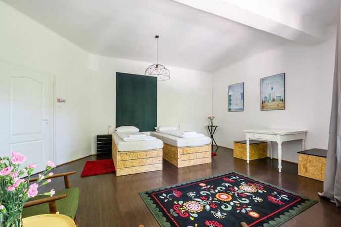 Lull Hostel