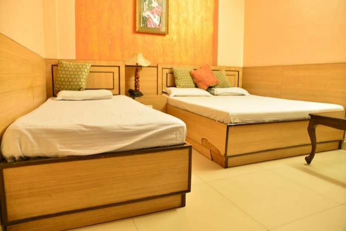 Amax Inn