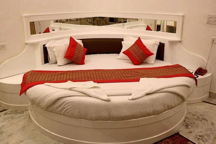 Hindustan- by Backpackers Heaven