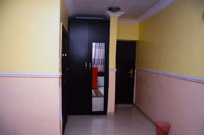 Maxton Suites