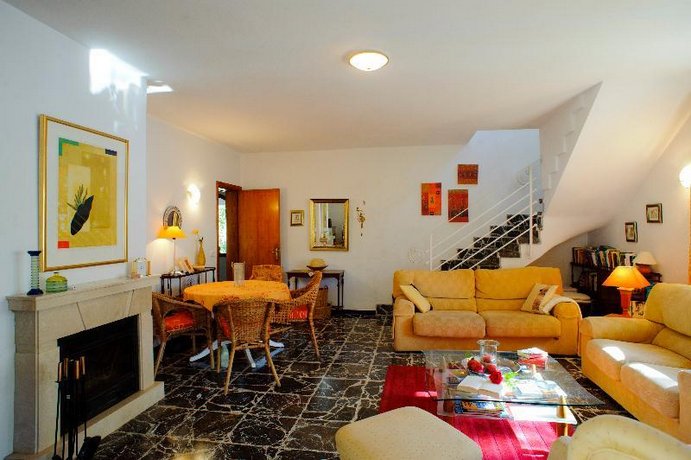 West Casa Taake