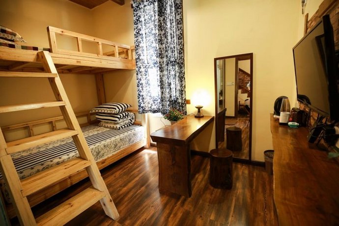 ZHANGJIAJIE YUANLAIJU INN