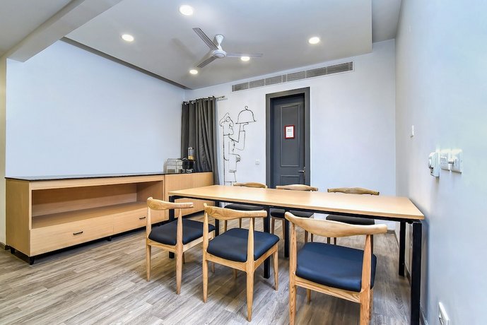 OYO Townhouse 039 Paschim Vihar