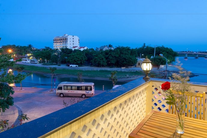 HT Riverside Homestay