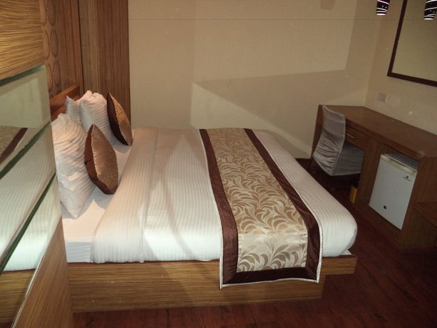 Hotel Kochar Plaza