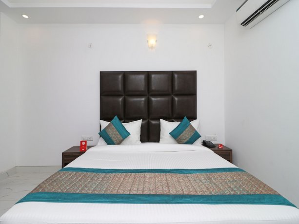 OYO 10274 Hotel Aamara