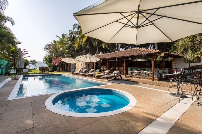 Safira River Front Resort