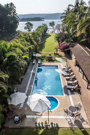Safira River Front Resort