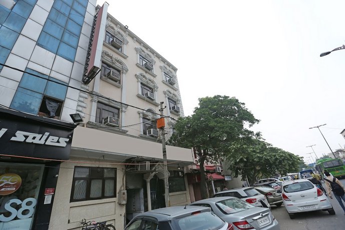 OYO 6886 Hotel Gold Palace