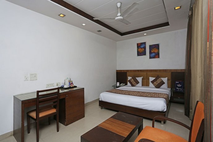 Hotel Le Grand New Delhi