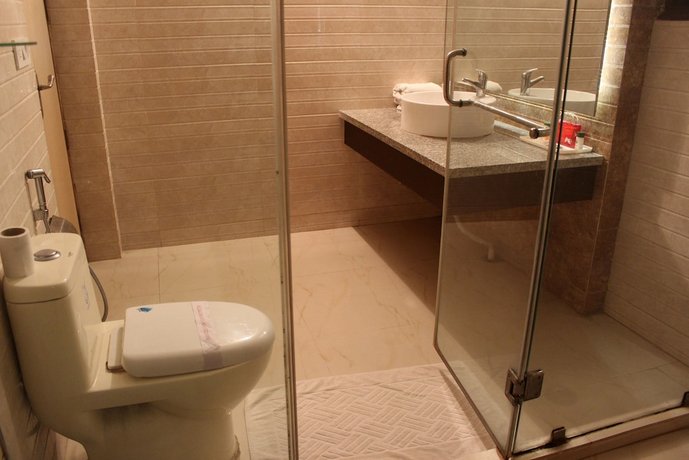 Hotel Le Grand New Delhi