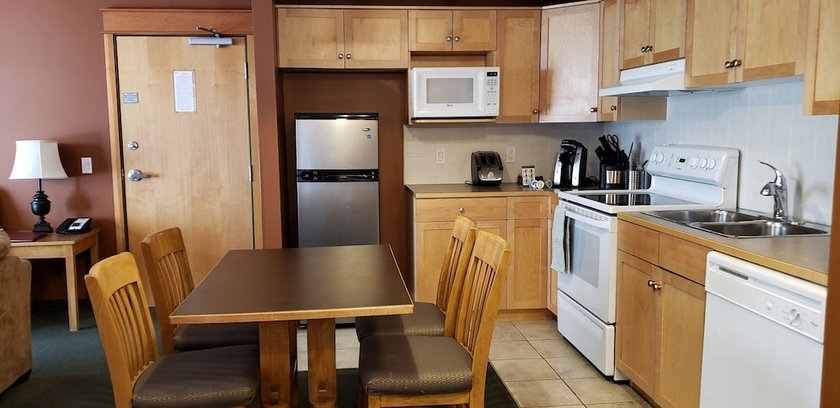 Windtower Lodge & Suites