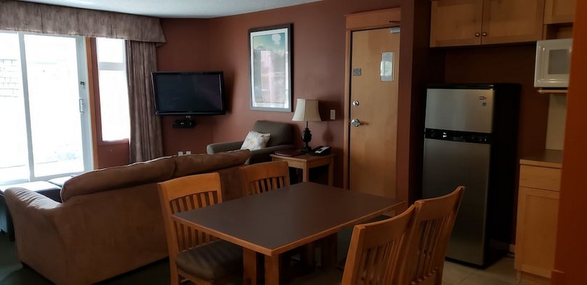 Windtower Lodge & Suites