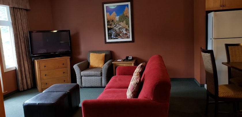 Windtower Lodge & Suites