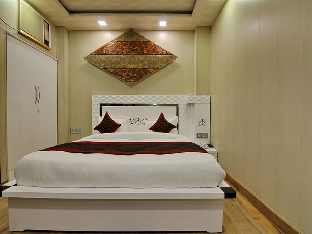 OYO 12148 Flyover INN