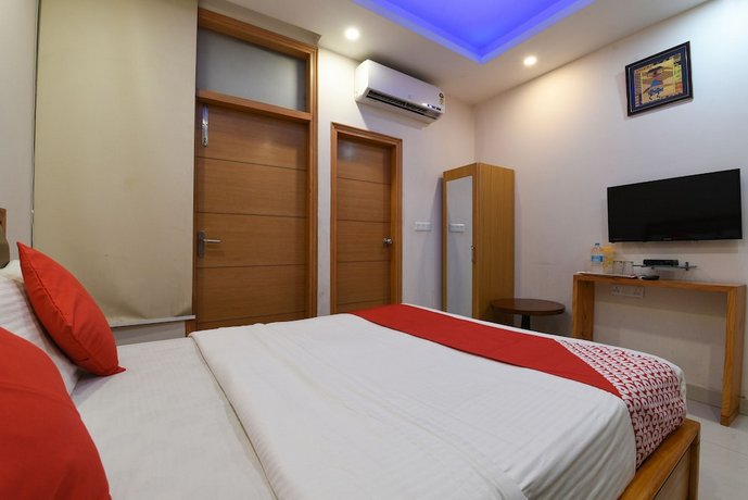 Airport Hotel Mahal