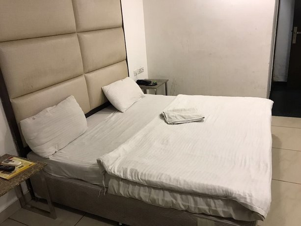 Hotel Saya - New Delhi Railway Station