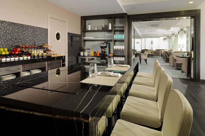 Отель Novosibirsk Marriott Hotel
