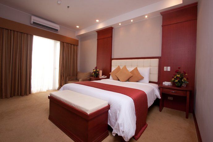 Lewis Grand Hotel