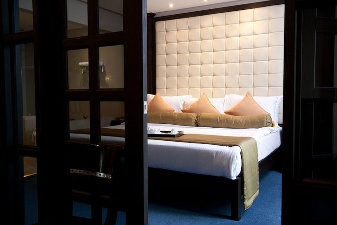 Lewis Grand Hotel