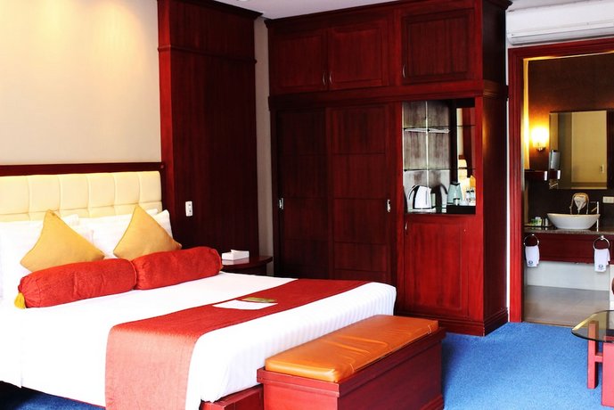 Lewis Grand Hotel
