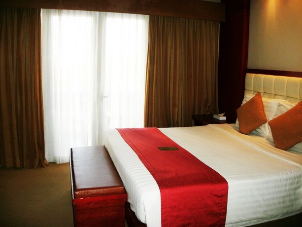Lewis Grand Hotel