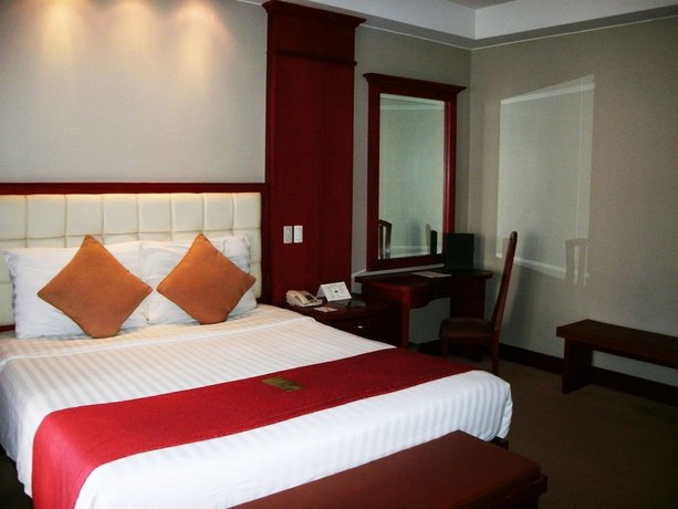 Lewis Grand Hotel