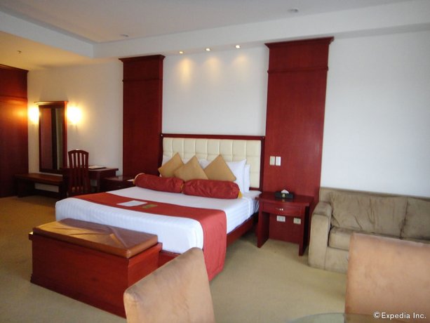 Lewis Grand Hotel