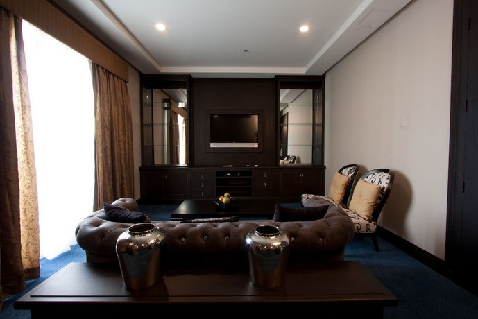 Lewis Grand Hotel