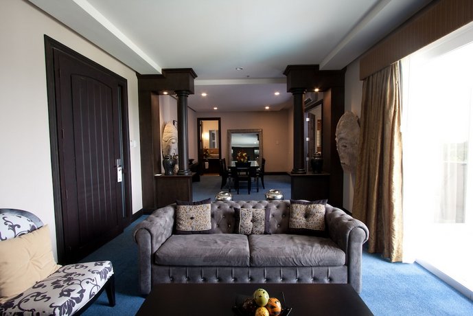 Lewis Grand Hotel
