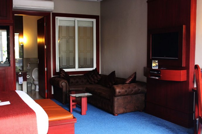 Lewis Grand Hotel